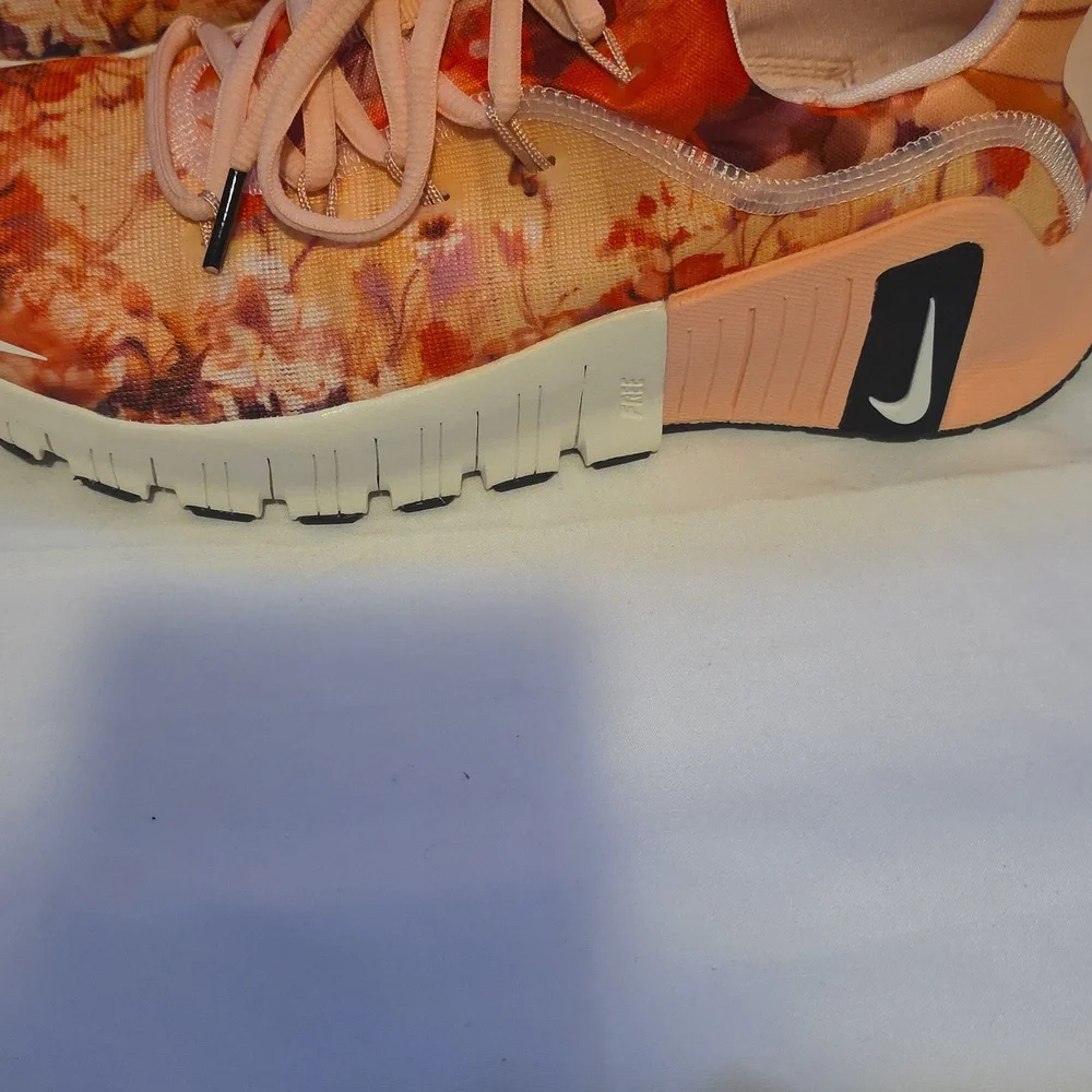 Nike Women's Floral Sneakers Metcon 6 AMP Womens 8.5 - Picture 5 of 12